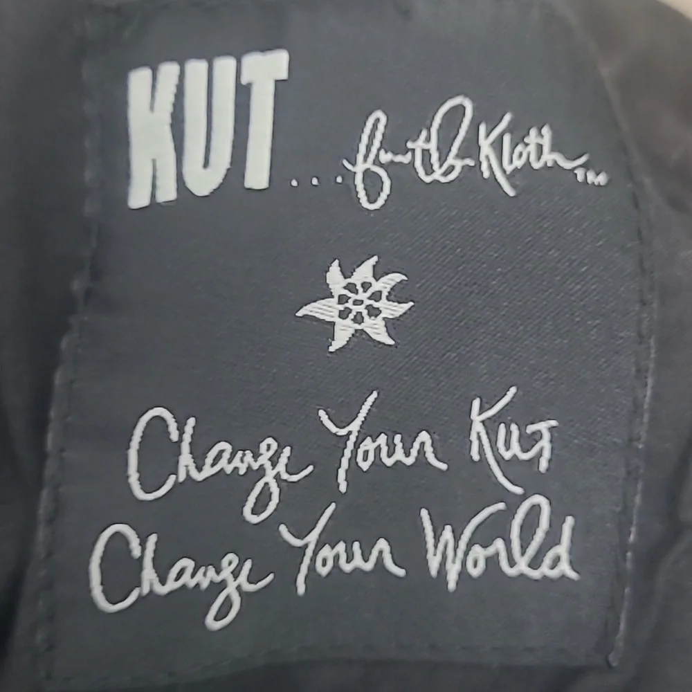 Kut from the Kloth black jeans  sz 8 Long mid rise 5 pocket